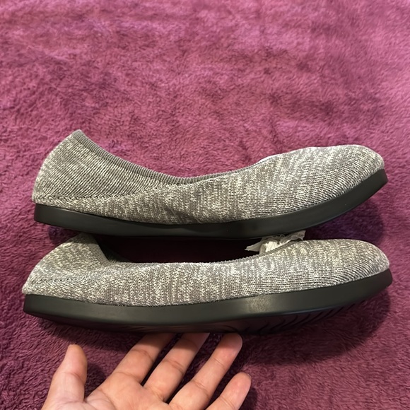 OESH women’s Dream+ Heather Gray Barefoot Flats - Picture 5 of 5